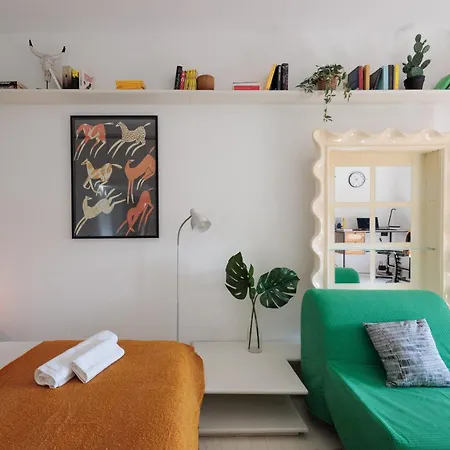 Di Design Con Vista Su Via Tortona アパート ミラノ