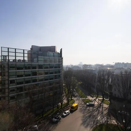 Apartment Di Design Con Vista Su Via Tortona Milan
