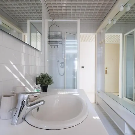 Di Design Con Vista Su Via Tortona Apartment Milan